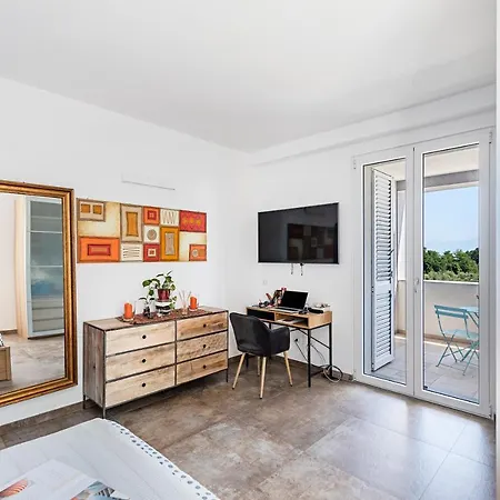 Apartman Castelletto With Pool By Wonderful Italy *