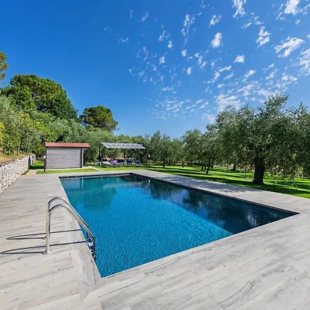 Castelletto With Pool By Wonderful Italy Lägenhet Polpenazze del Garda