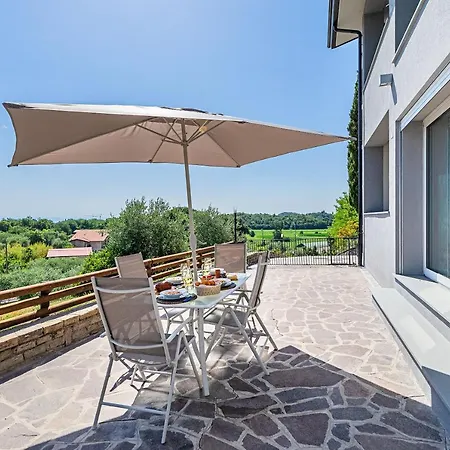 Castelletto With Pool By Wonderful Italy Lägenhet